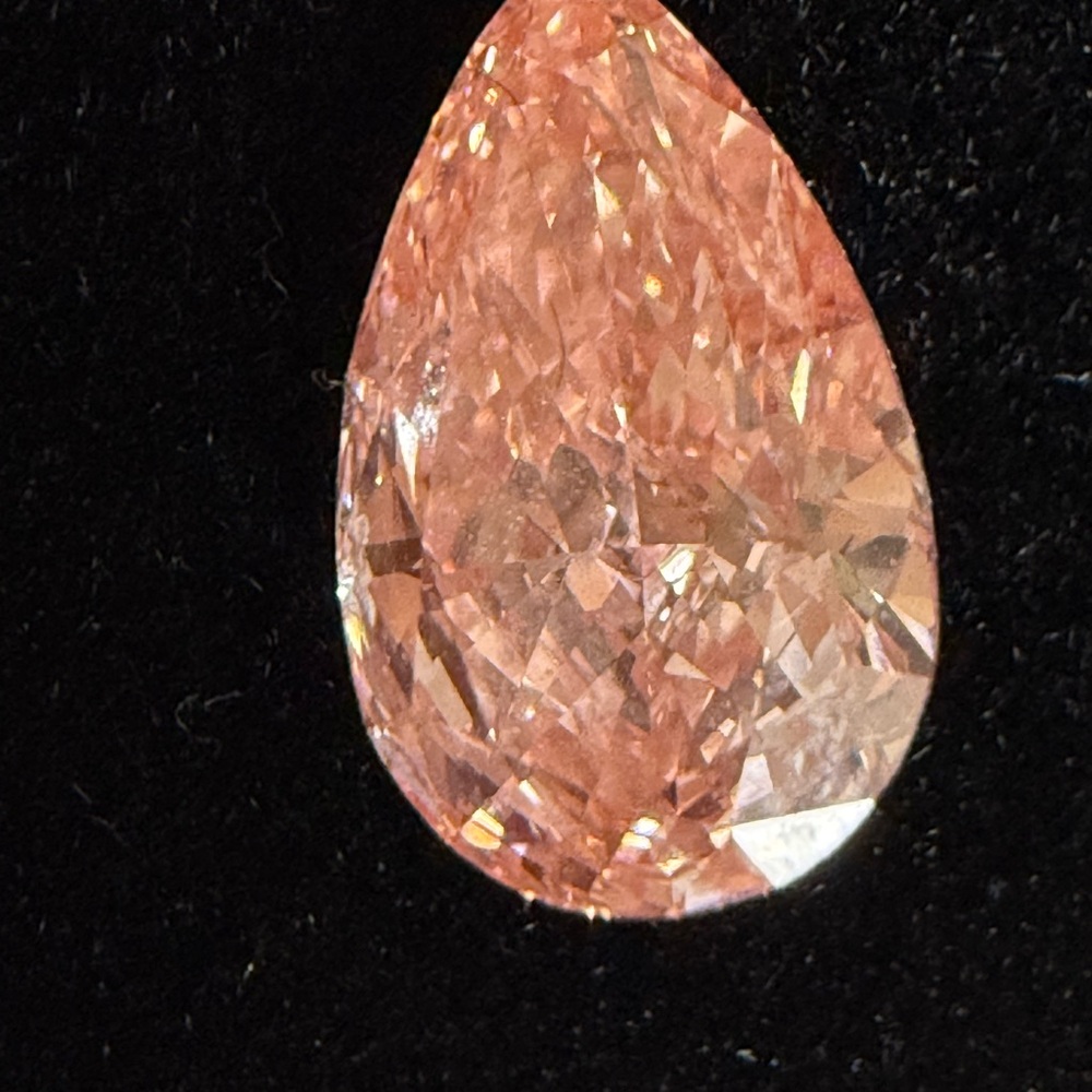 Fancy vivid pink pear lab diamond 1.69 ct